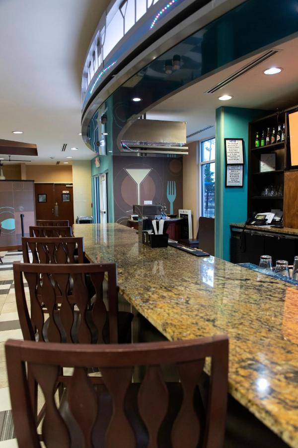Holiday Inn Hotel & Suites Northwest San Antonio By Ihg Exterior photo