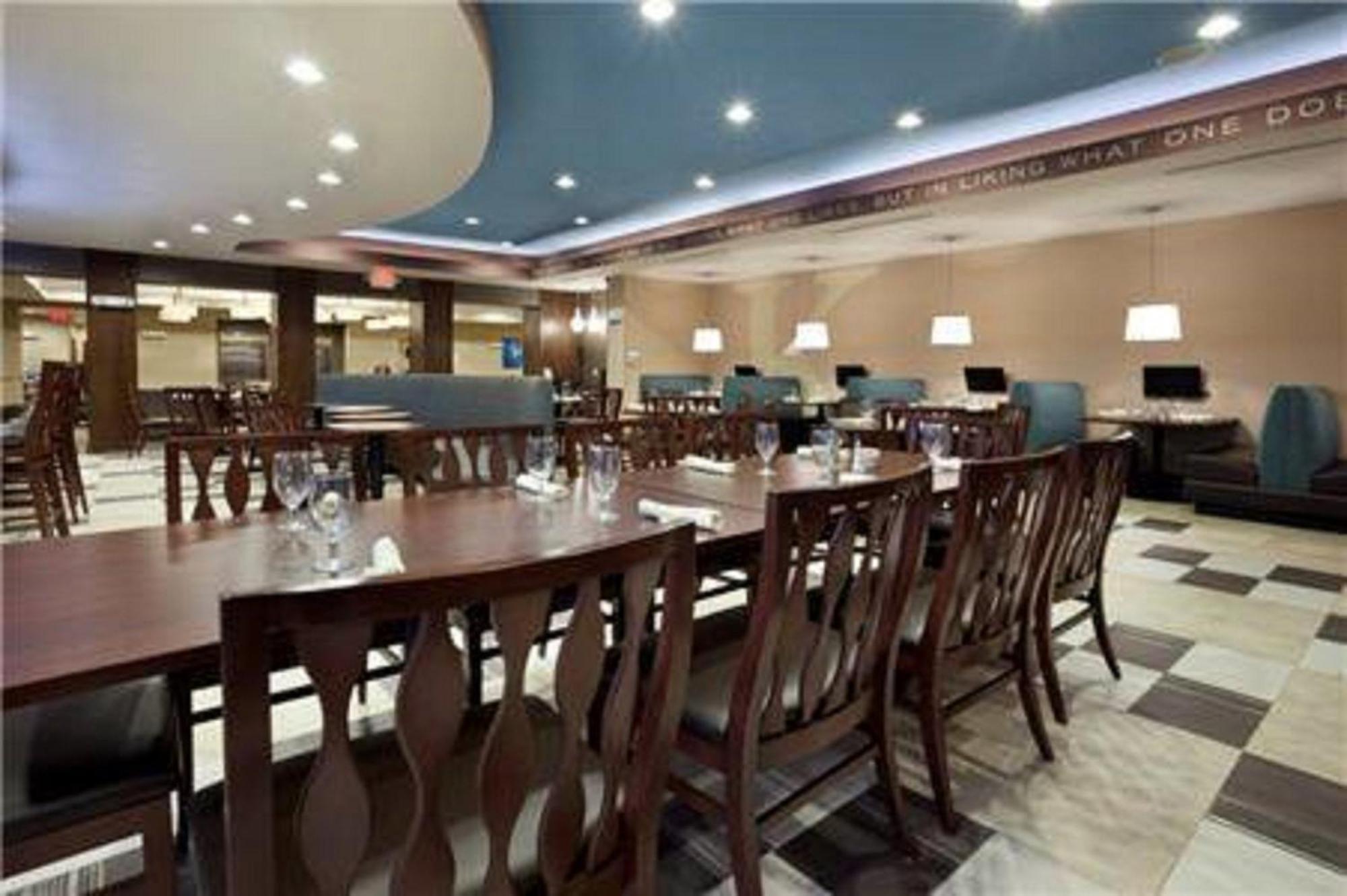 Holiday Inn Hotel & Suites Northwest San Antonio By Ihg Exterior photo